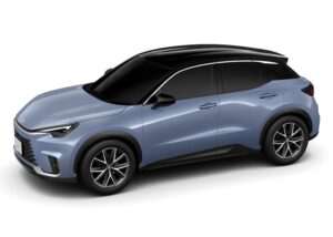 Gambar sisi Lexus LBX 2027 Jepun