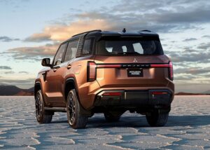 Gambar belakang Mitsubishi Pajero 2027