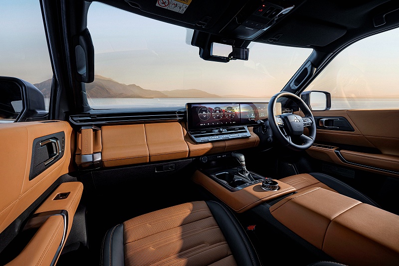 Gambar dalaman Mitsubishi Pajero 2027