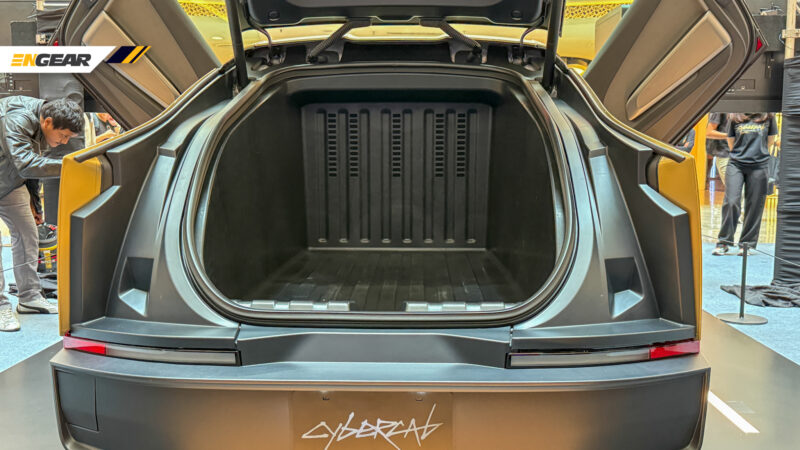 Tesla Cybercab (10)